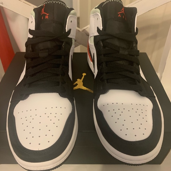 Air Jordan 1 Mid se - Picture 4 of 9